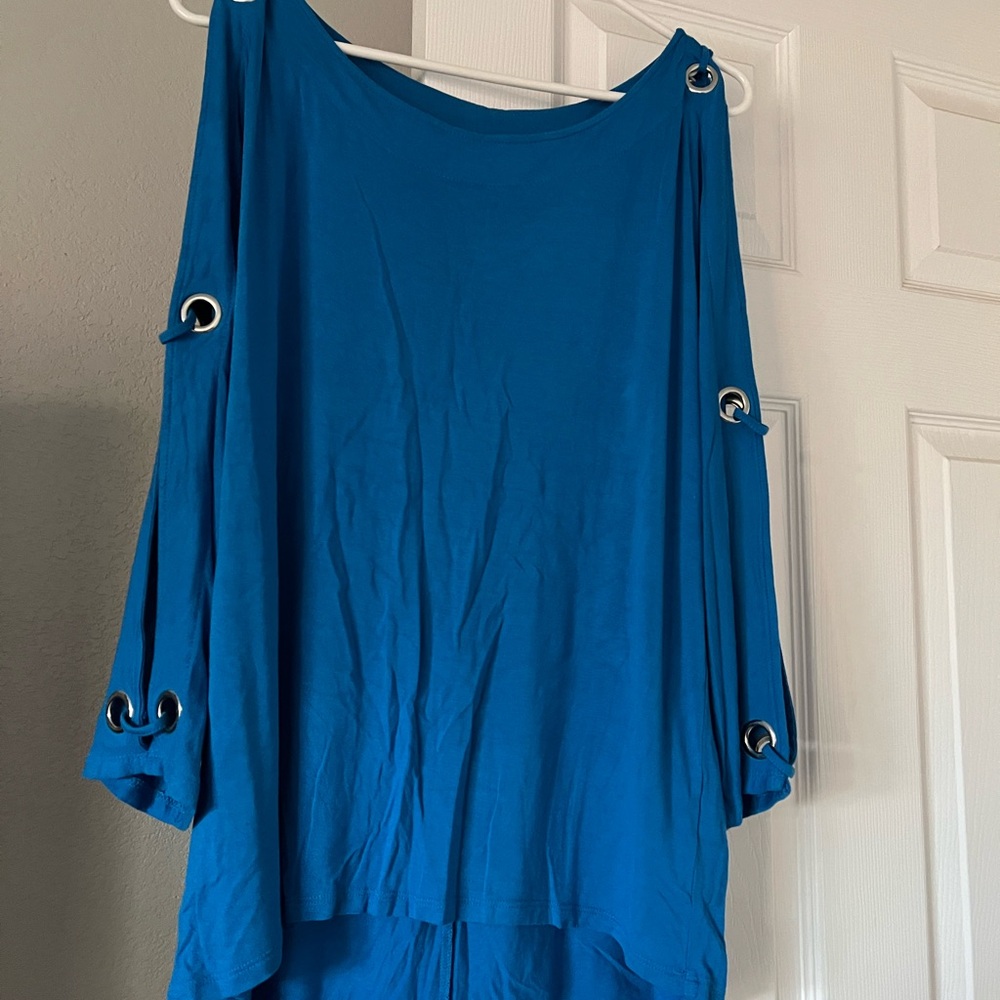 Cable & Gauge Asymmetrical Blue Blouse with 3/4 Sleeves